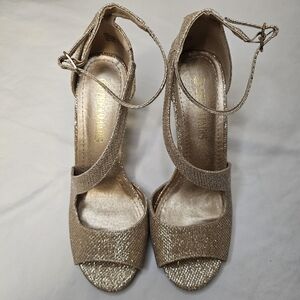 Dream Pairs Shimmering Gold Heels